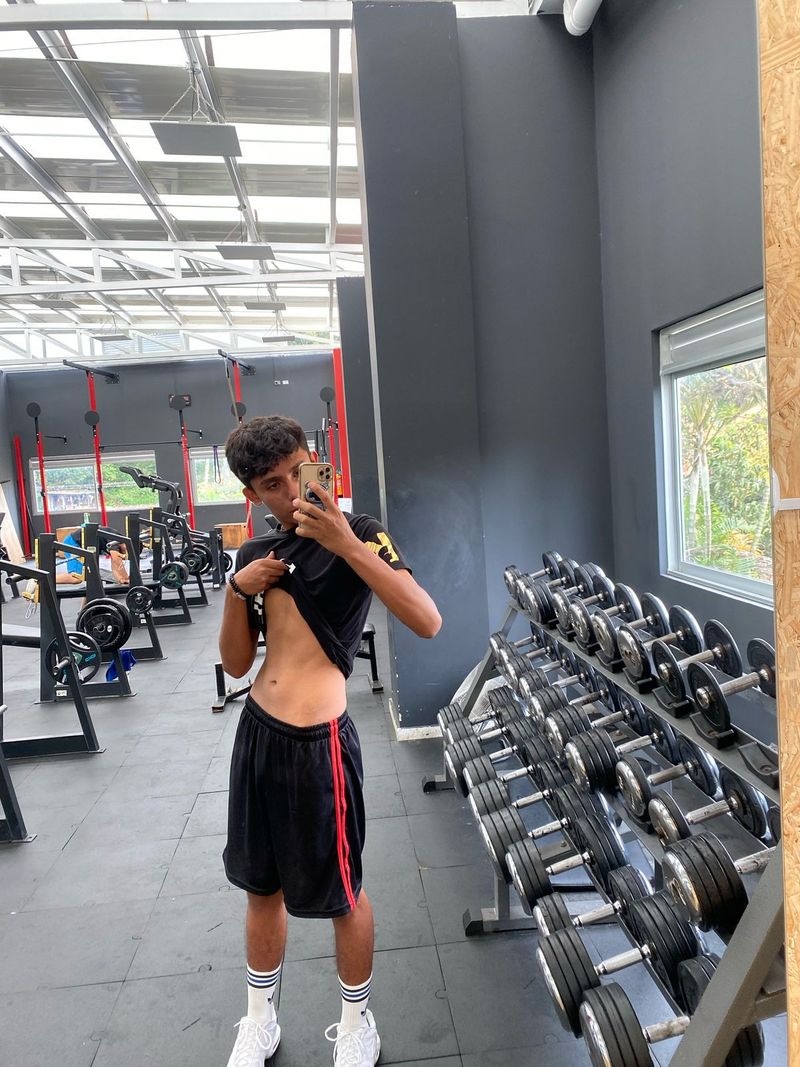 Daniel, 18