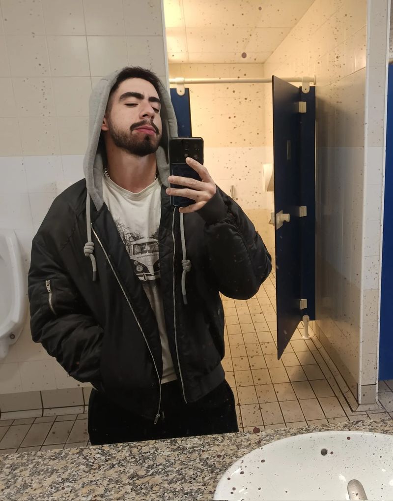 Rodolfo, 25
