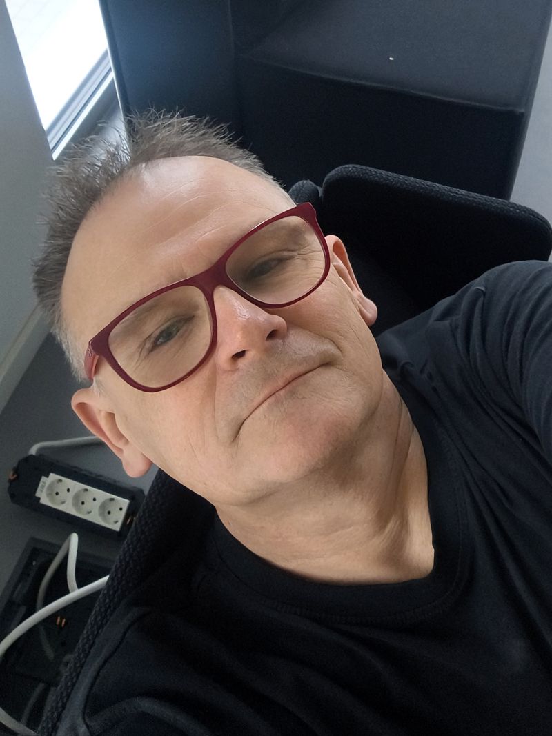 Jarek, 54