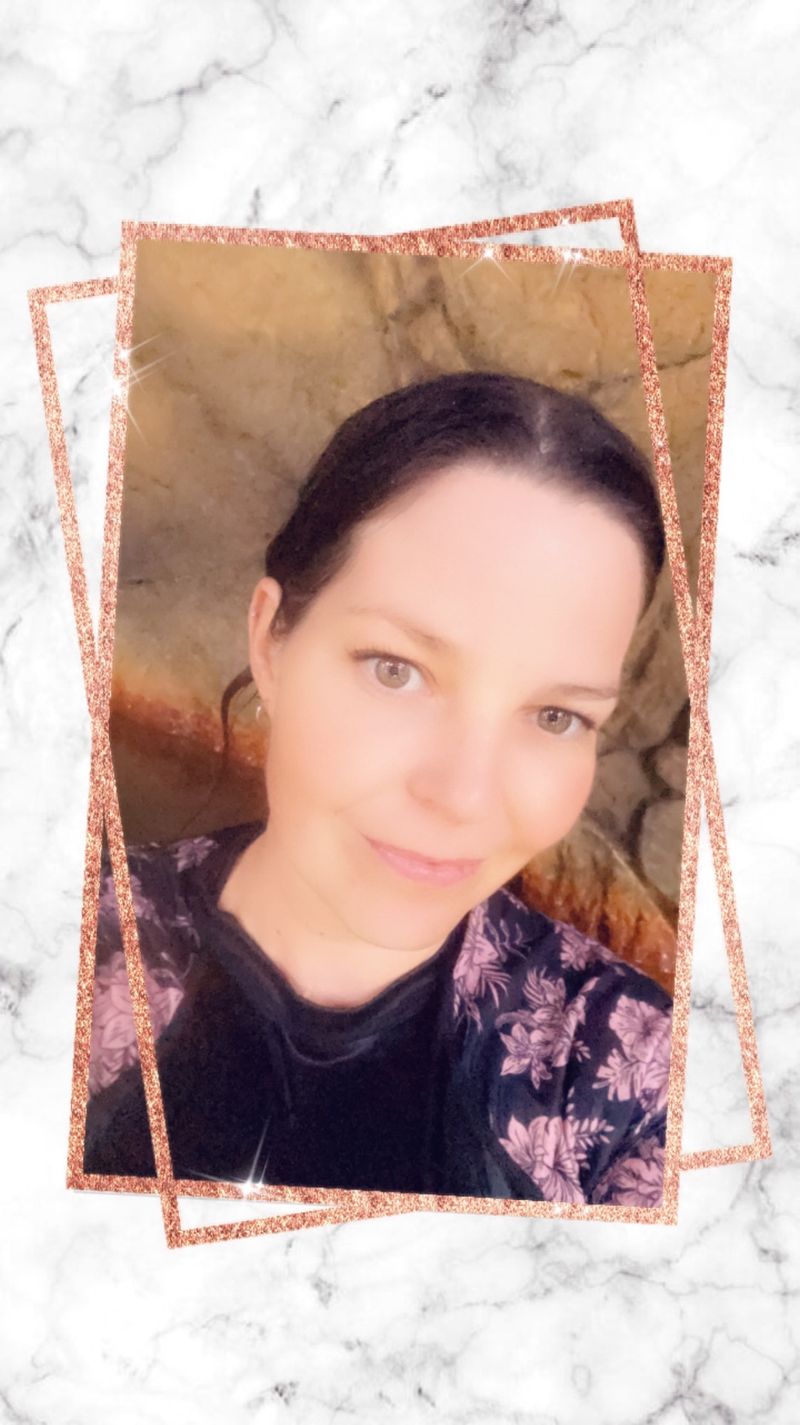 Carla, 37
