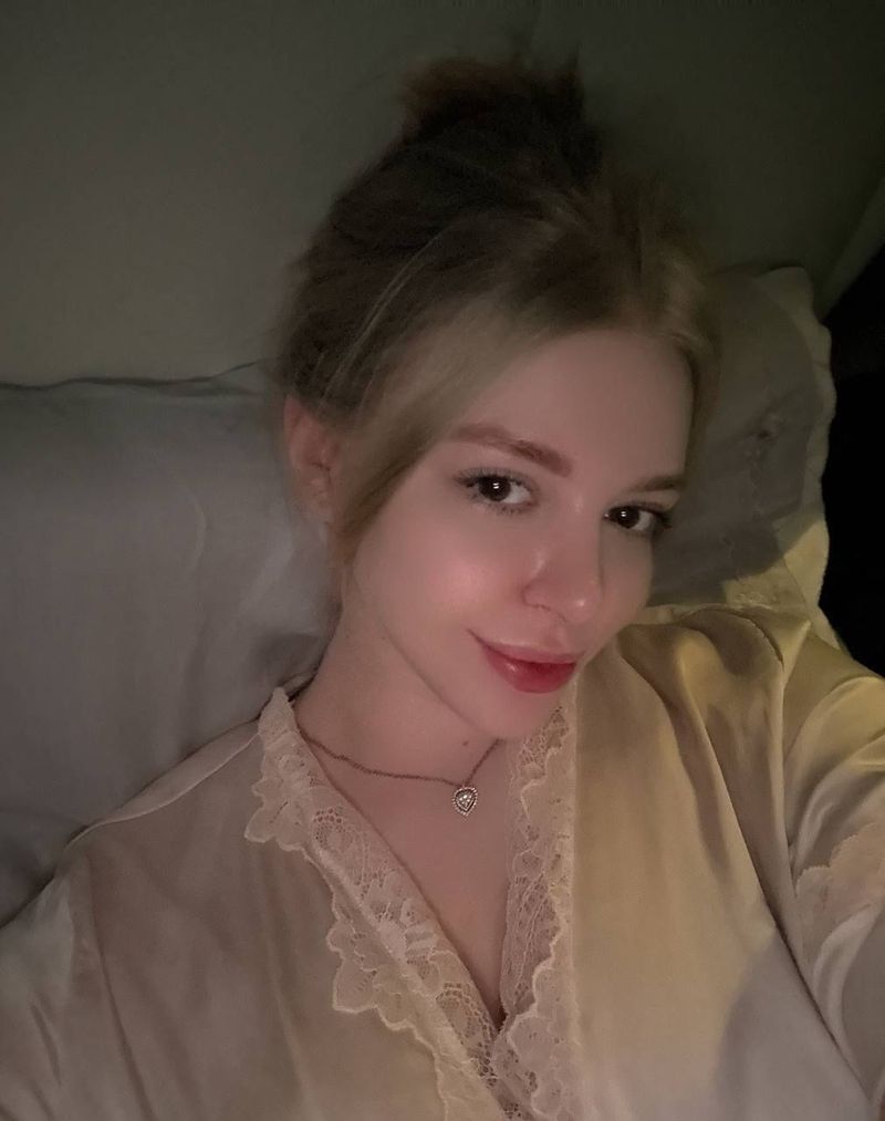 Aina, 37