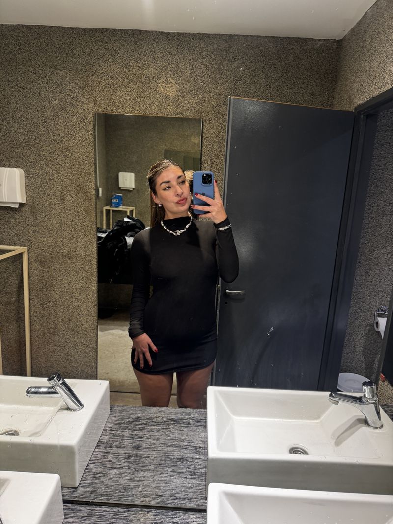 Luciana, 30