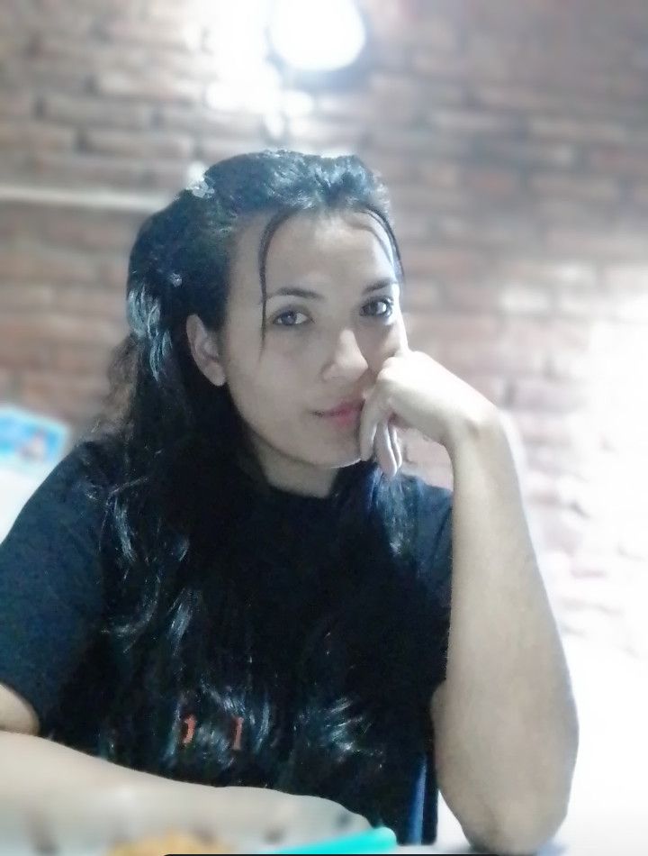 Ari, 33