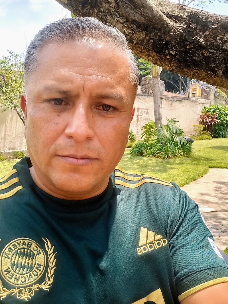 Estuardo Perni, 52