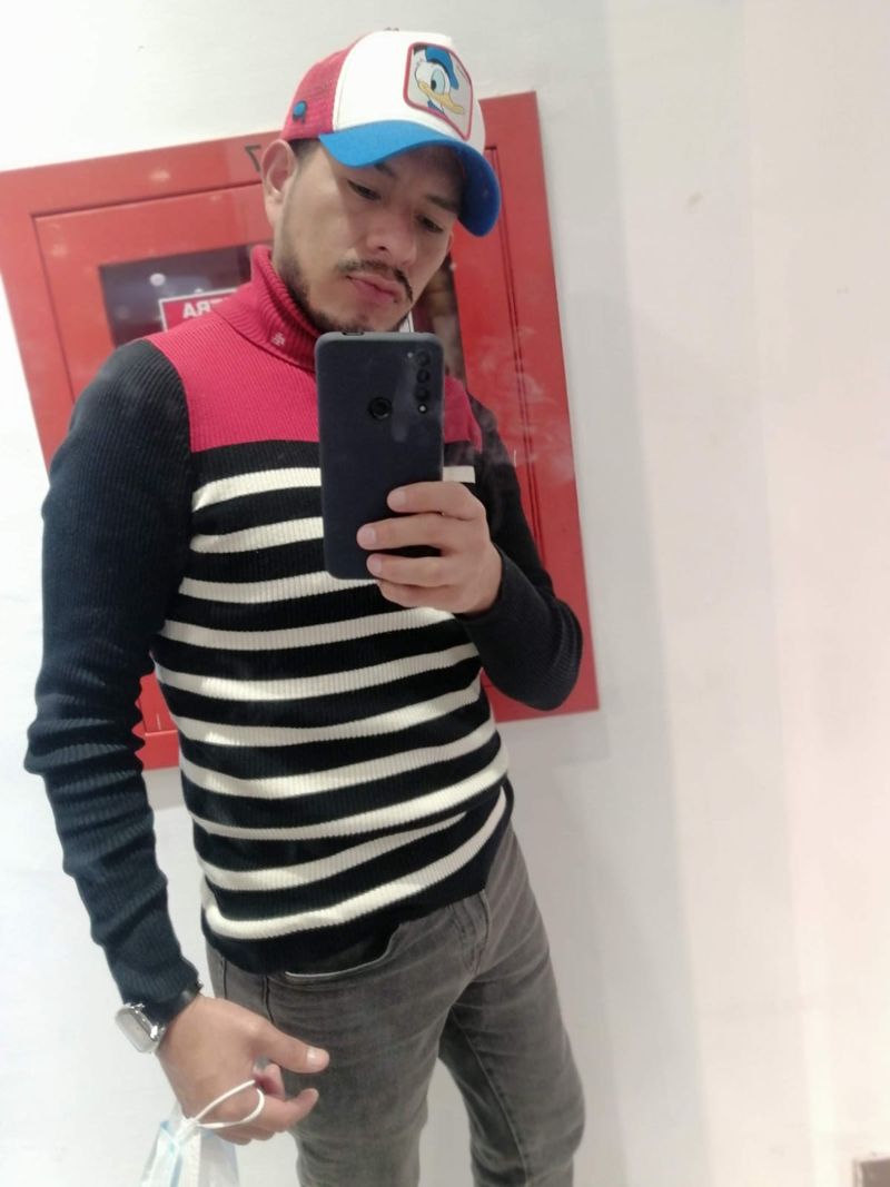 Nicky, 35
