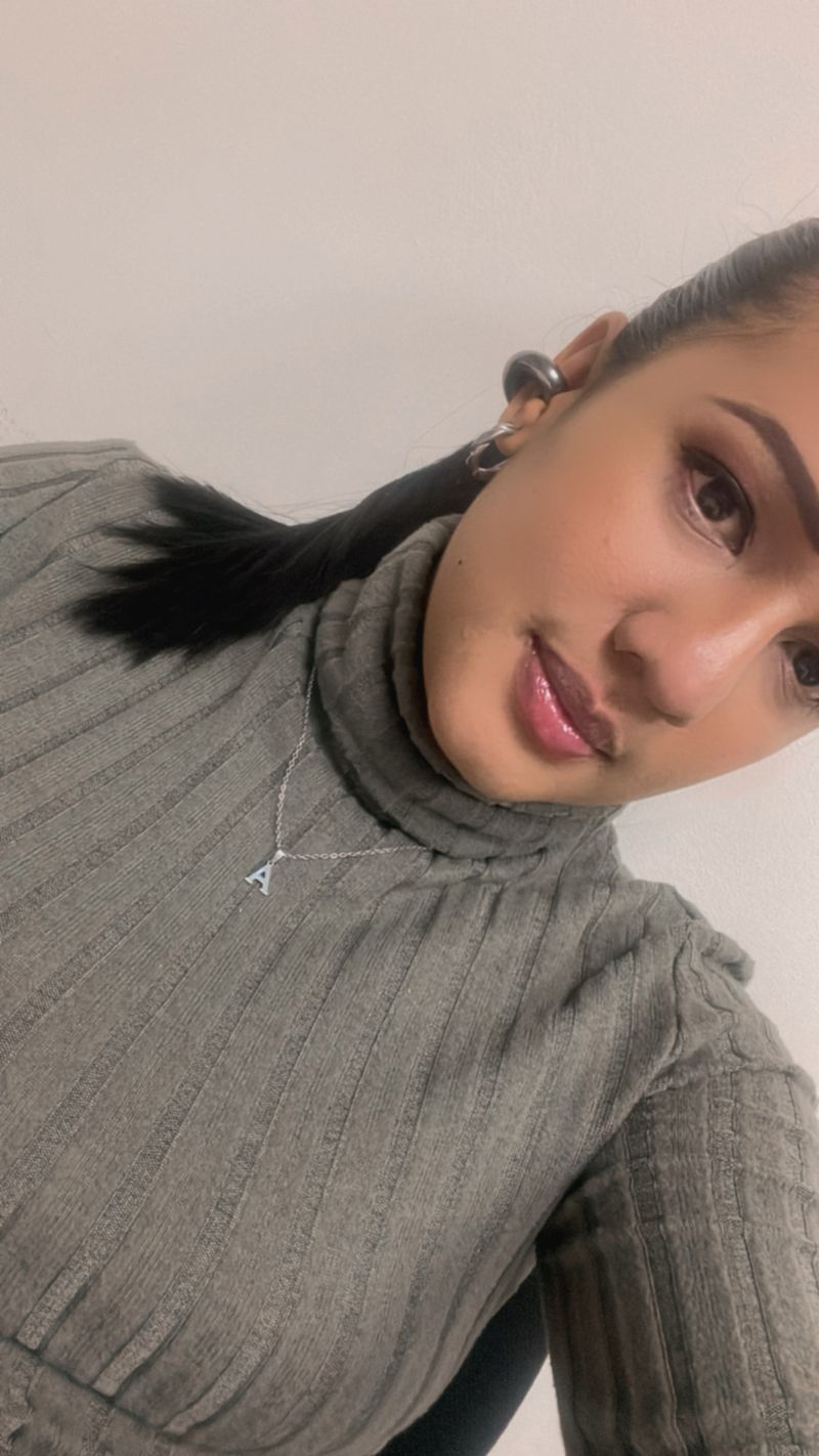 Yuliana, 32
