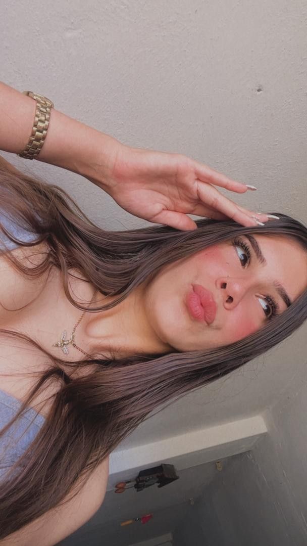 Cristina, 21