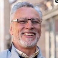 Eugenio, 62