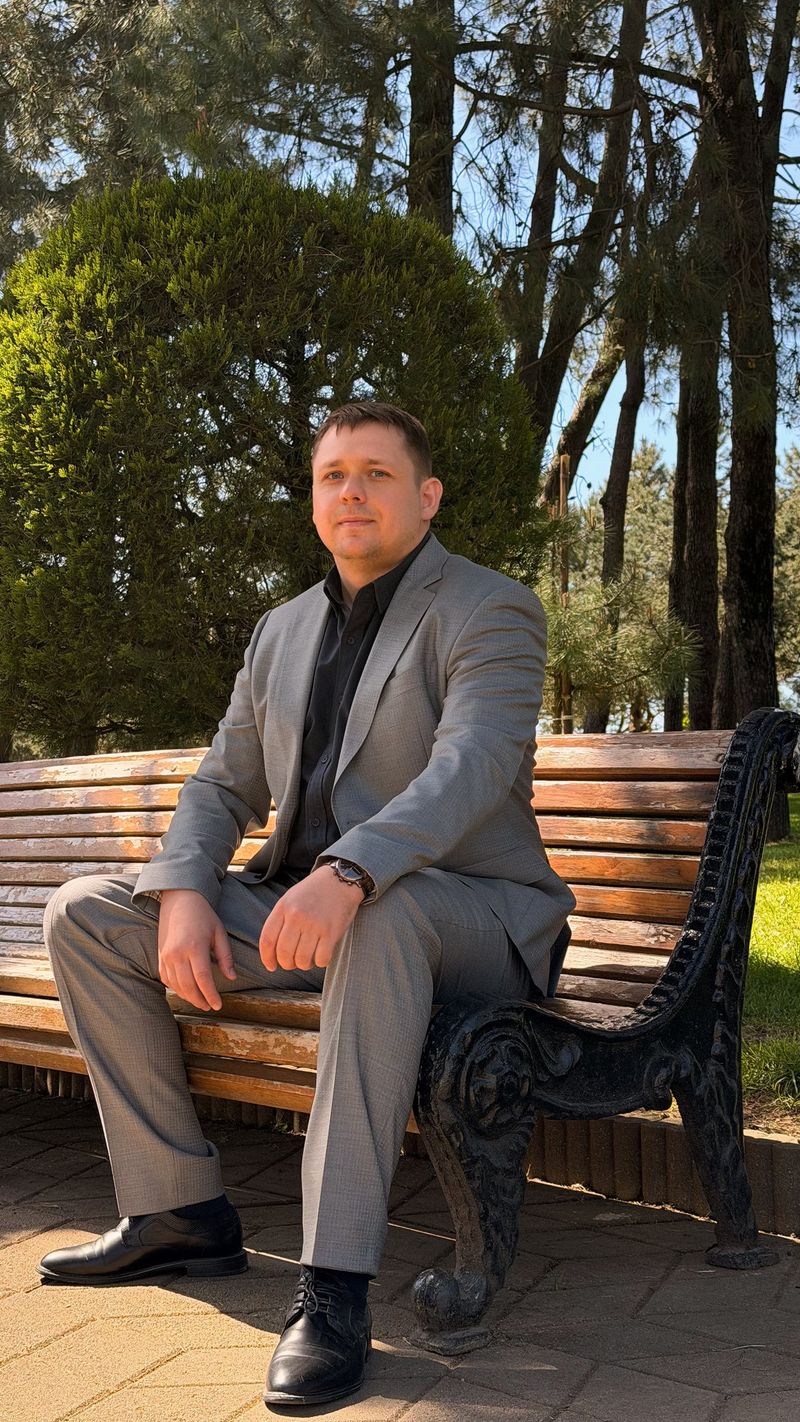 Aleksandr, 41