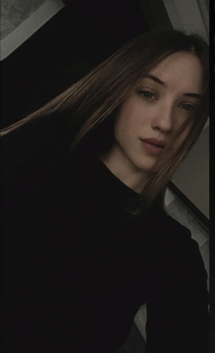 Anna, 24