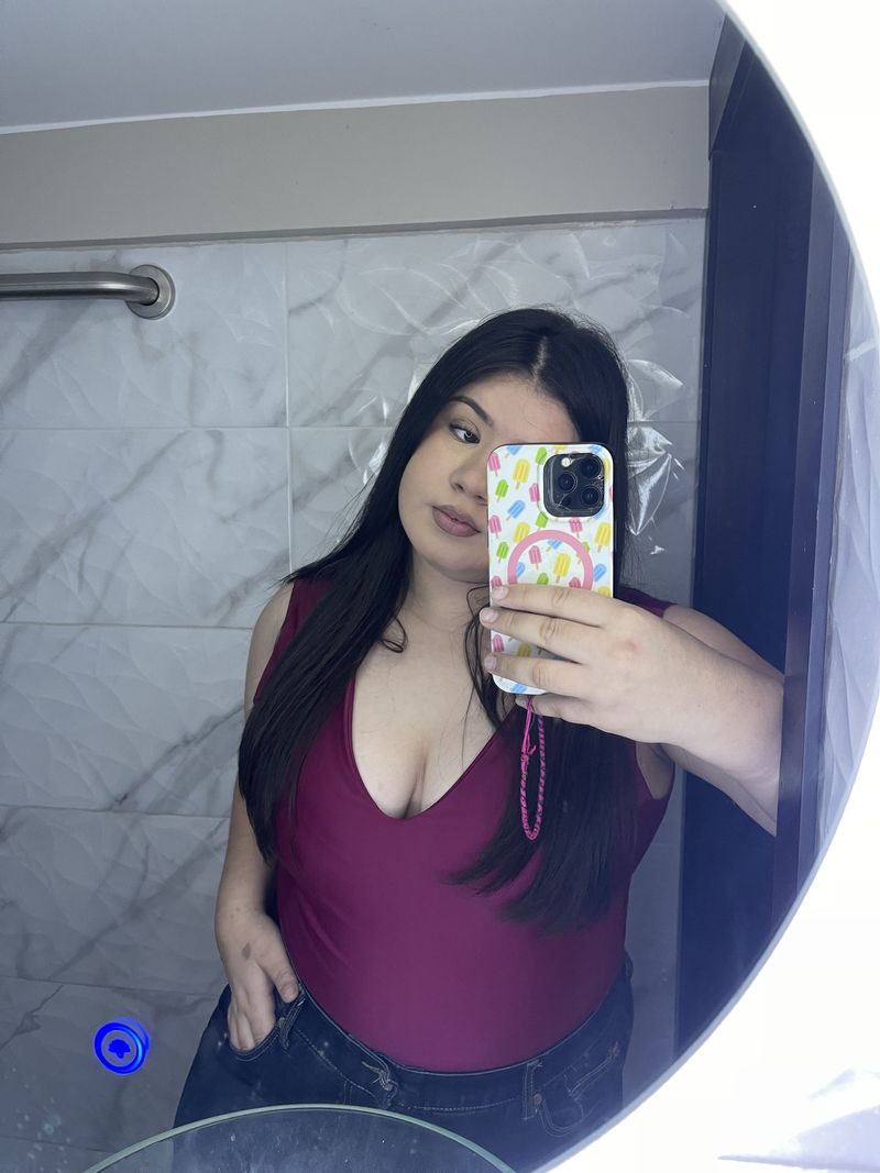María, 23