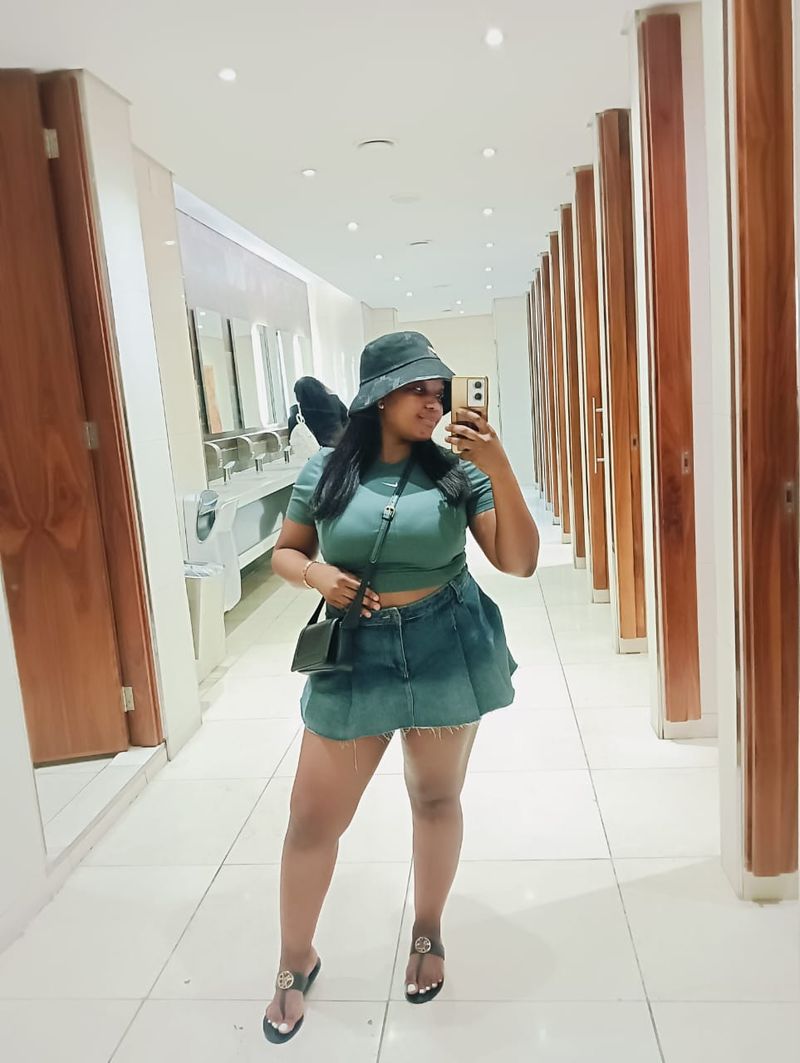 Olwethu, 26