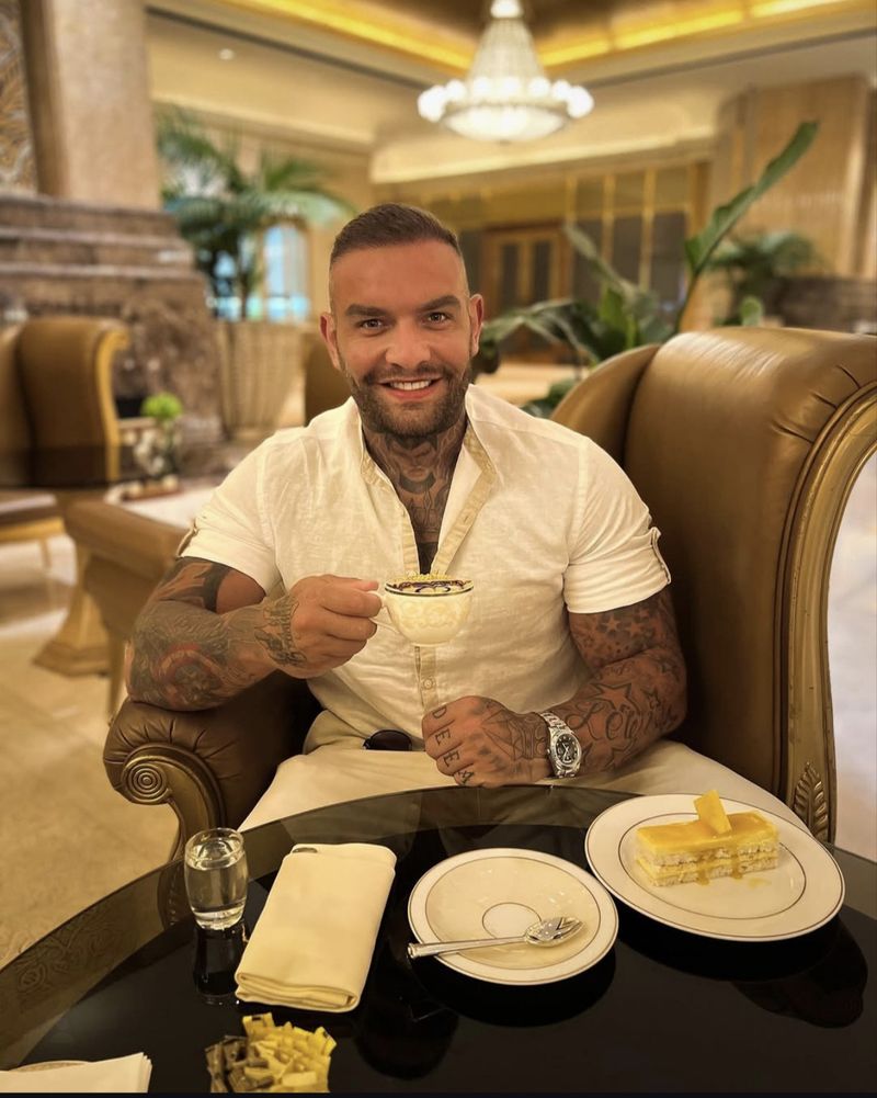 Nick, 26