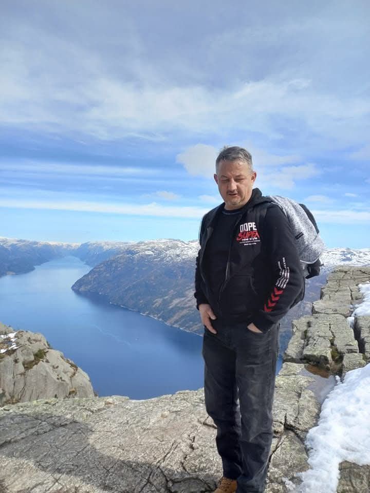 Jaroslaw, 51