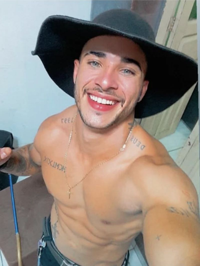 Gabriel, 29