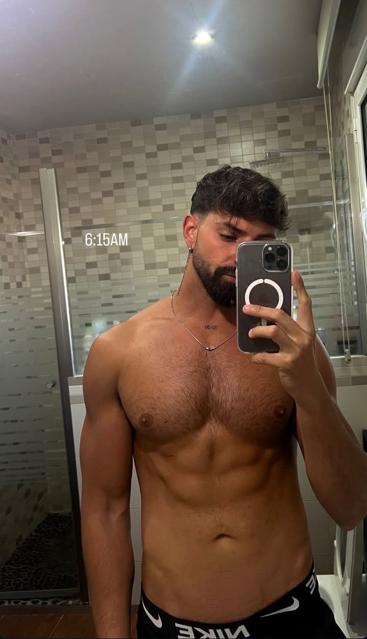 Fred, 25