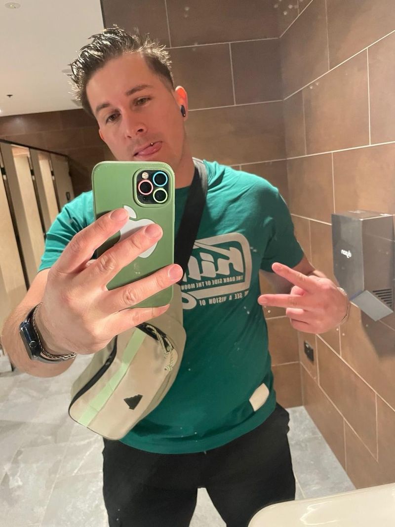 Jhonny, 28