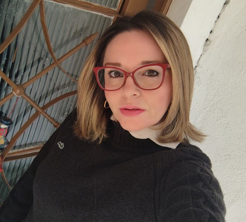 Cristina, 47