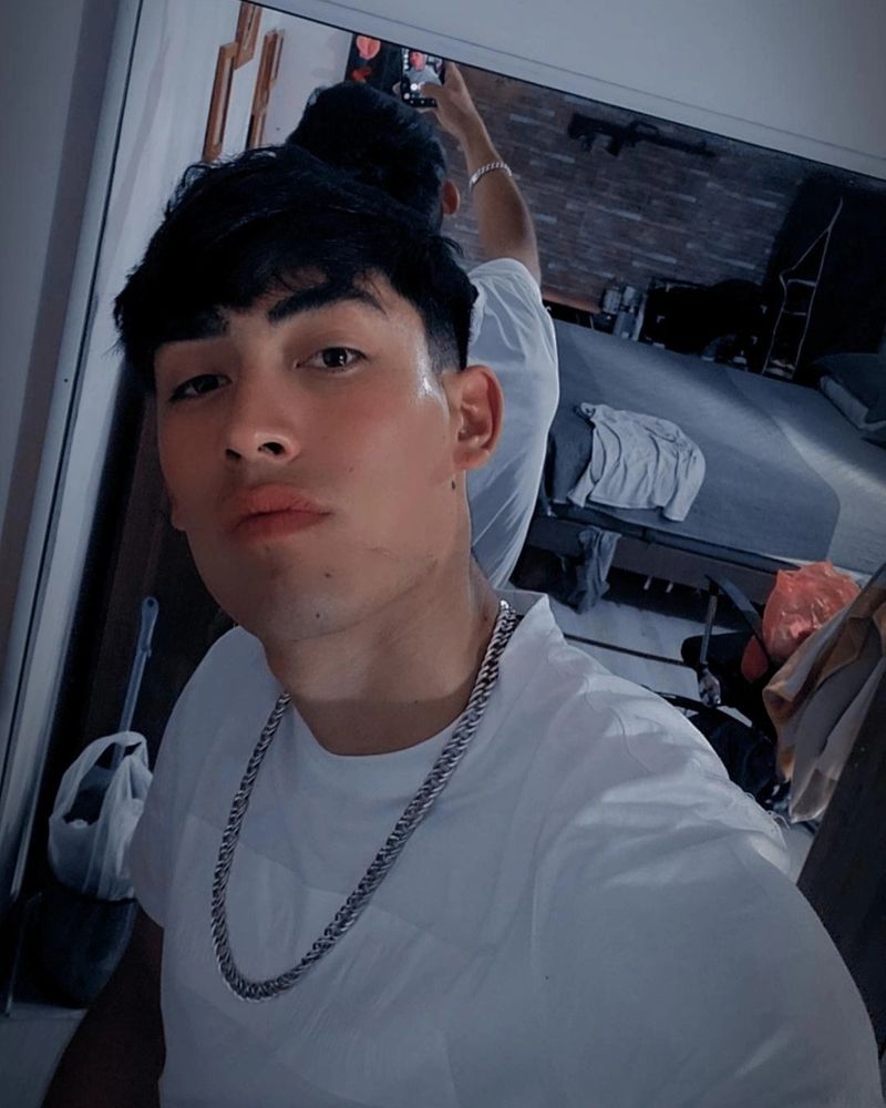 Michael, 27