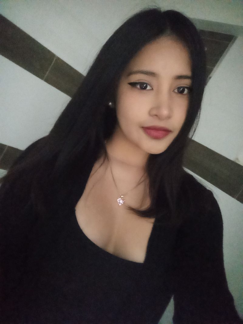 Naomi, 22