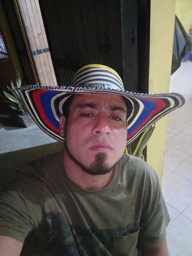 Cesar, 35
