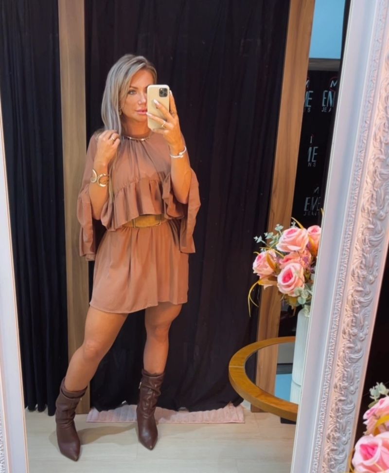 Ana, 37