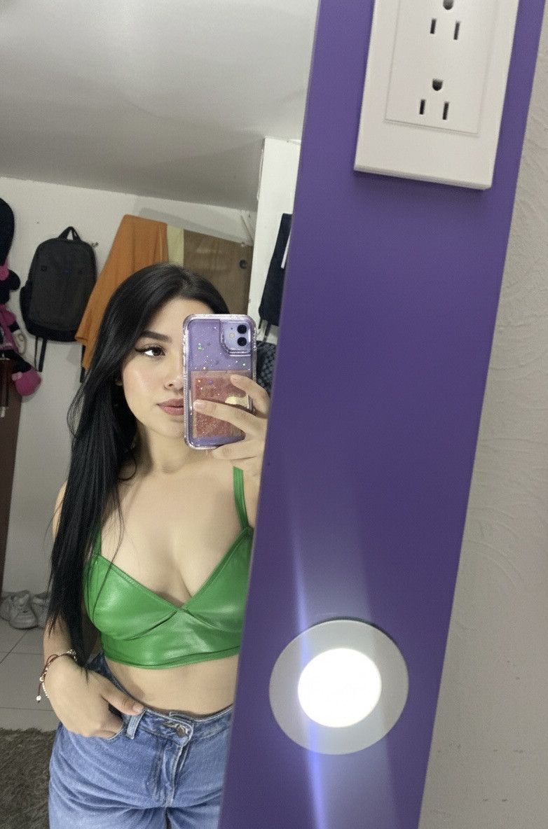 Stefania, 22