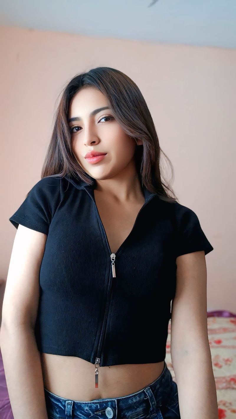 Aliz, 22