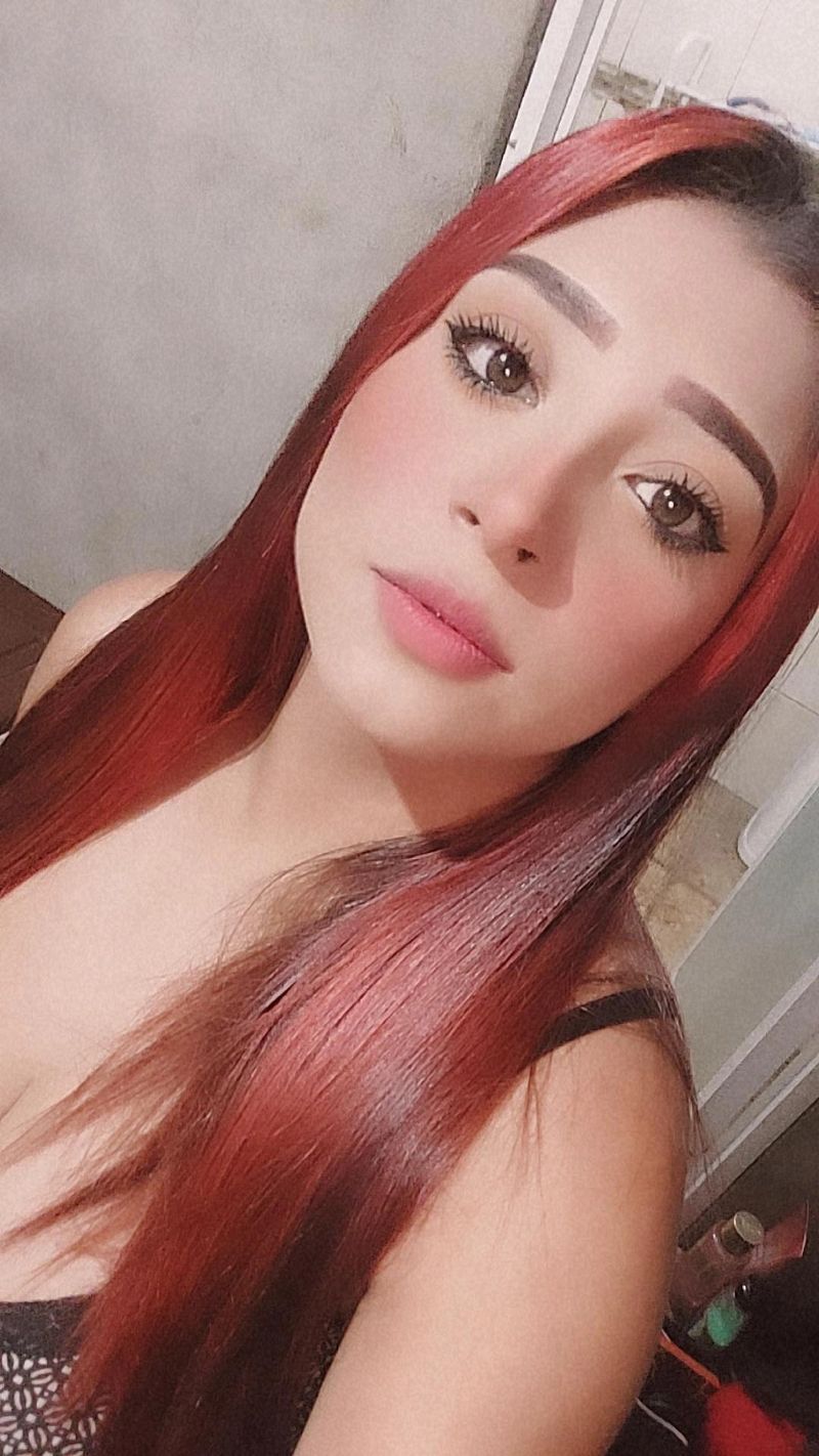 Melina, 28