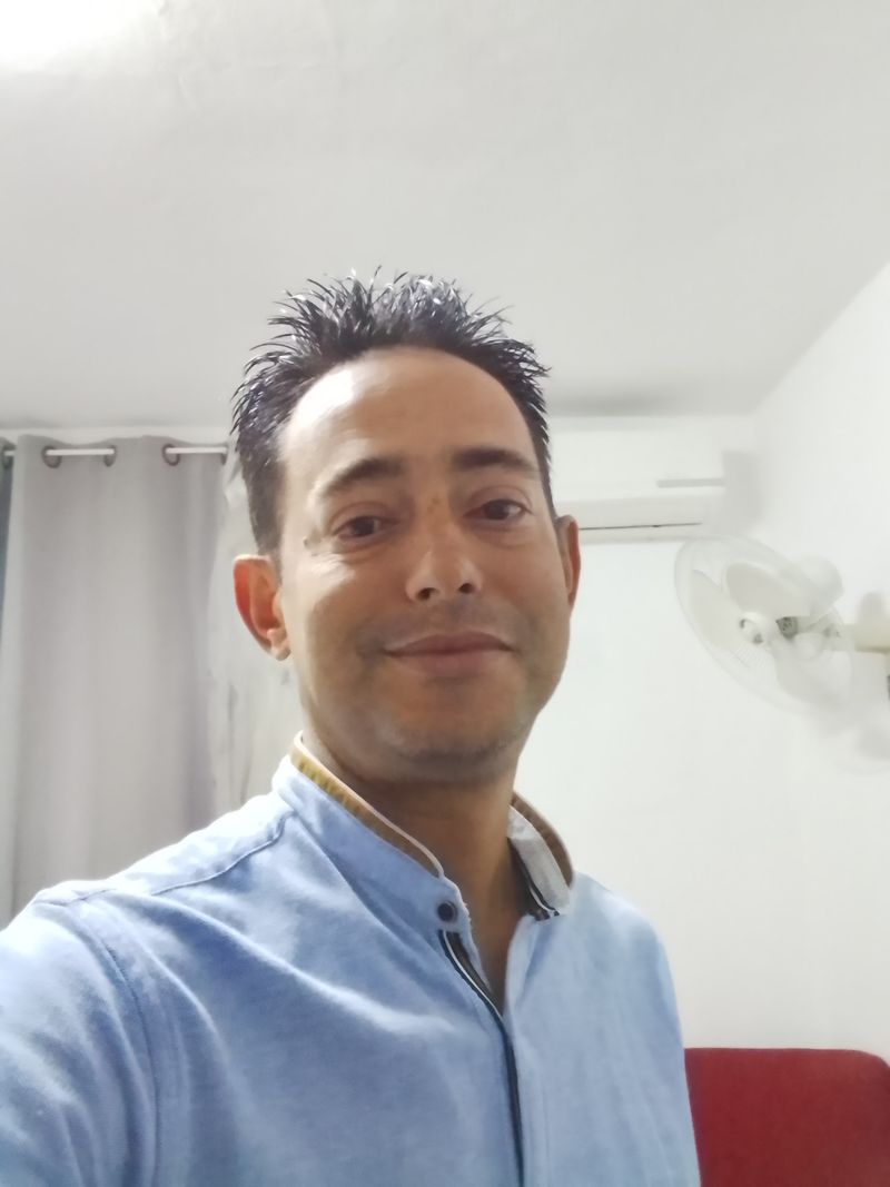 Daniel, 39