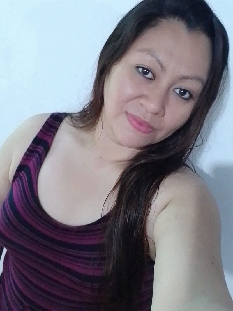 Claudia, 41