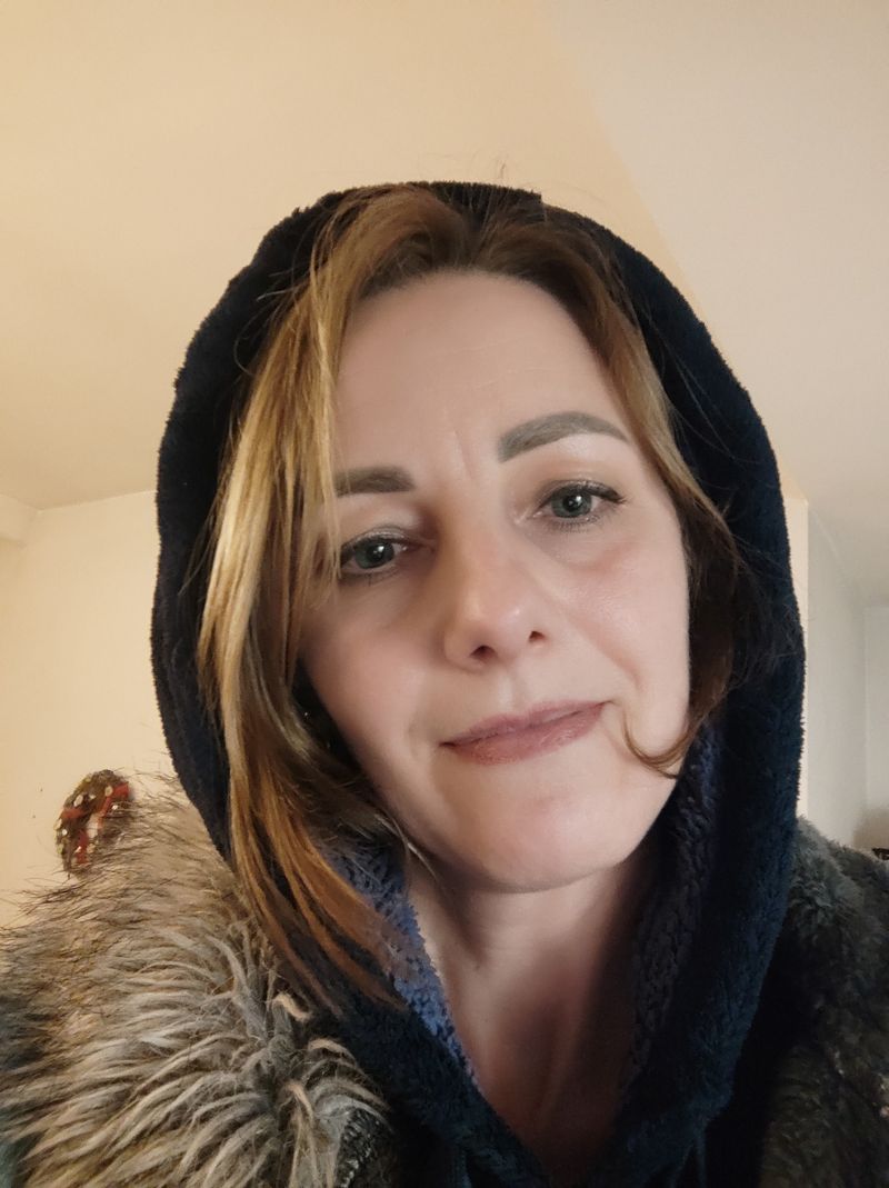 Yuliia, 42