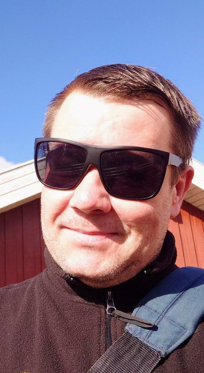 Lukas, 47