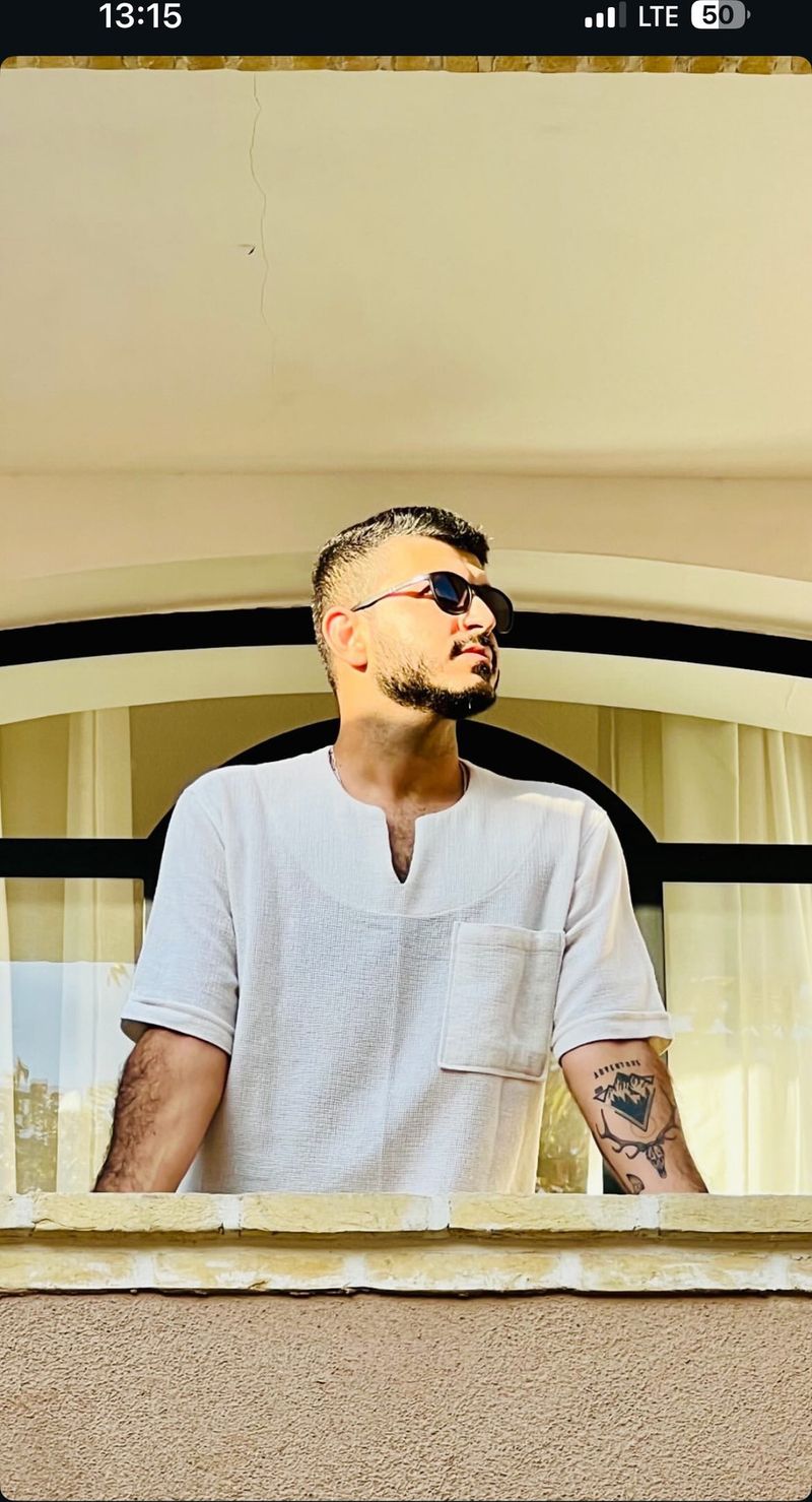 Hamid, 34
