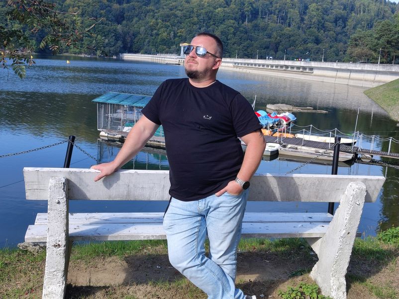 Grzegorz, 48