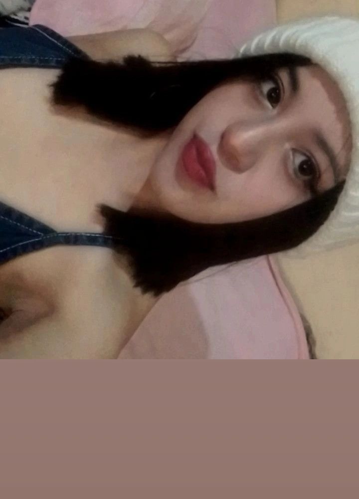 Ashly, 20