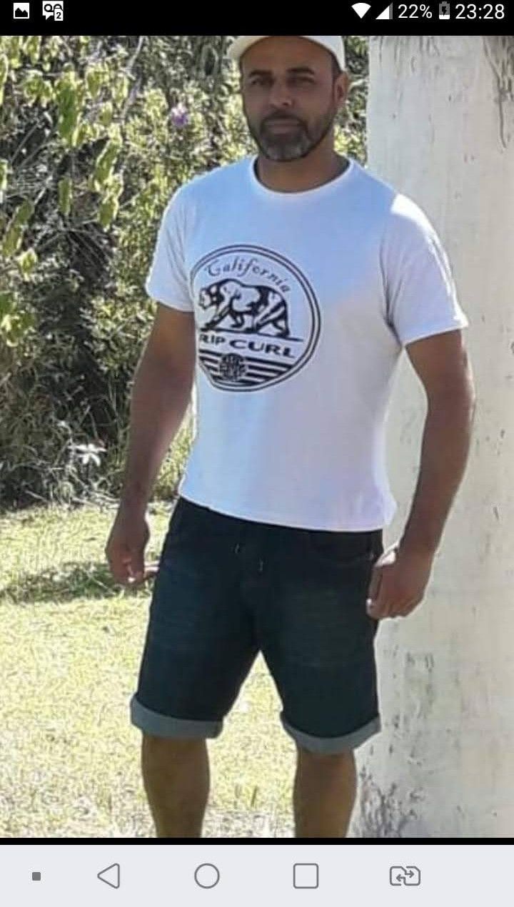 Sandro, 48