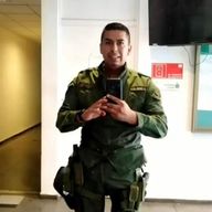 Luis, 32