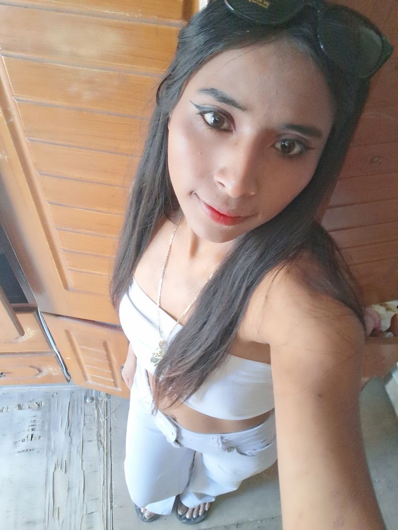Alicia, 24