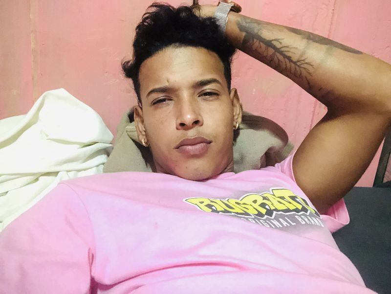 Juancarlo, 25