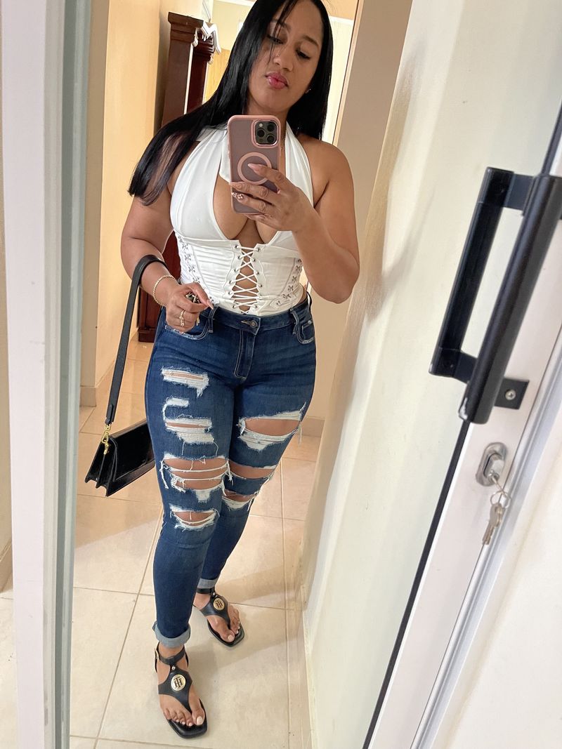 Ana, 31