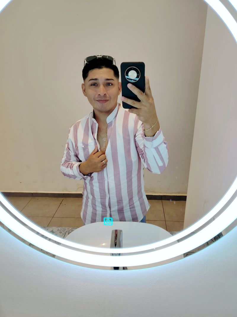 Alex, 27