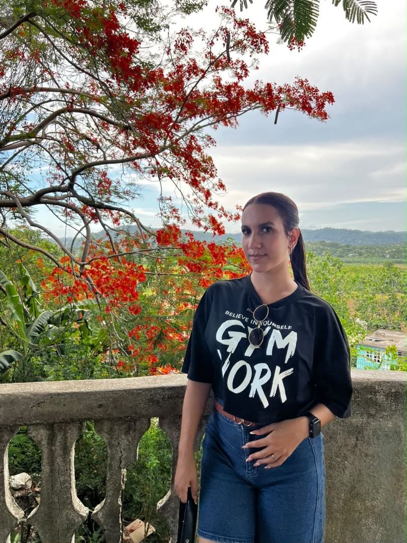 Camila, 24