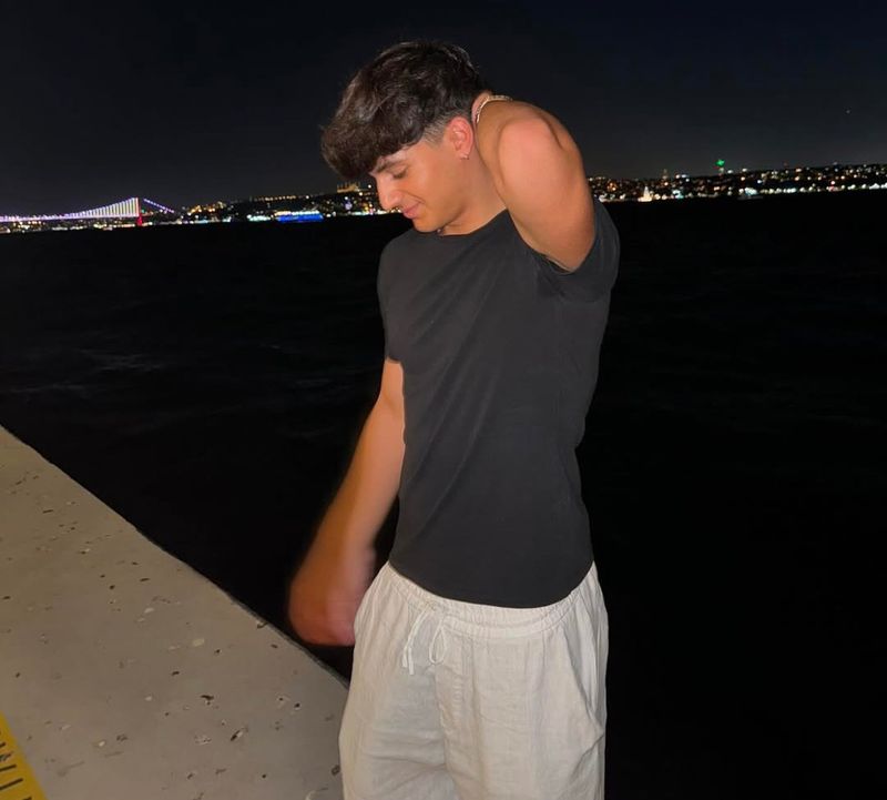 Marcin, 25