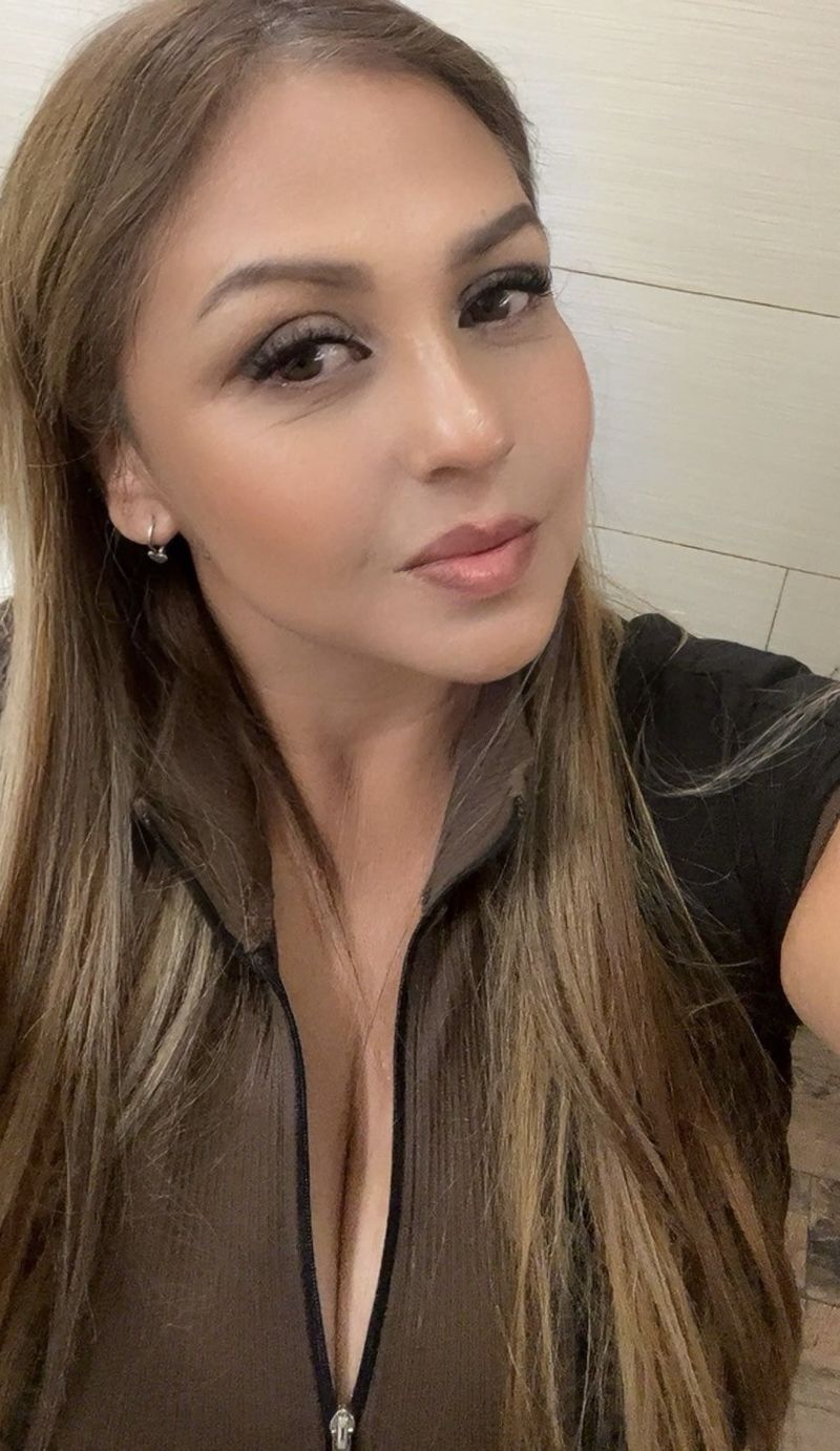 Laura, 50