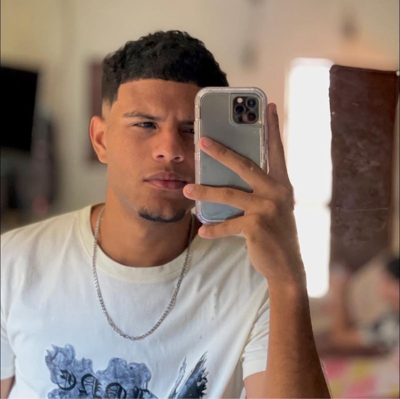 Edwin José, 22