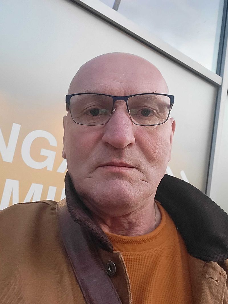 Jacek, 59