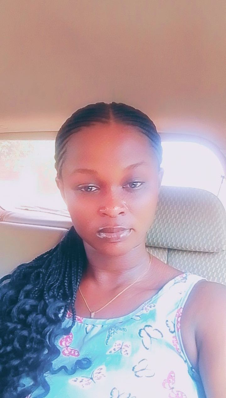 Veronica, 29