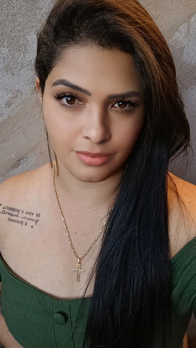 Elaine, 38