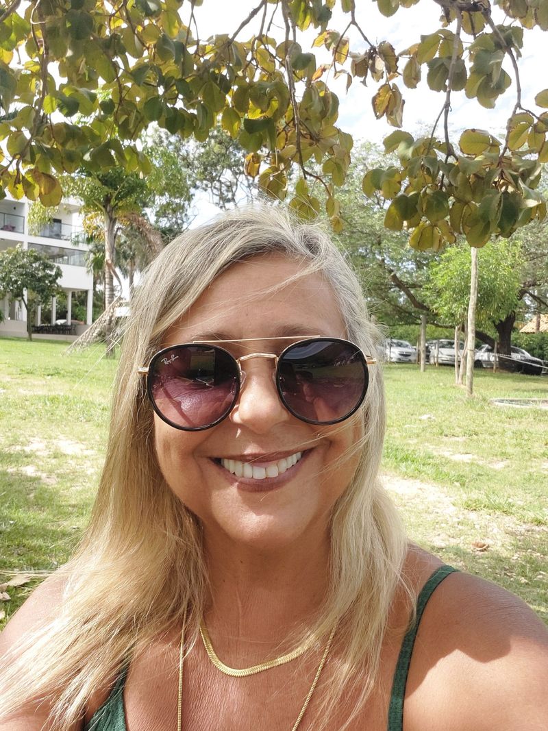 Sandra, 60